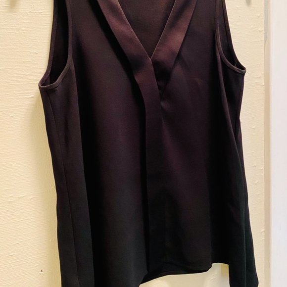 Black Asymmetrical Long V-Neck Top - Picture 4 of 7
